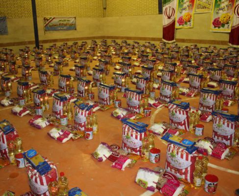 ۵۰۰ بسته سبد ارزاق در شهرک طالقانی توزیع شد